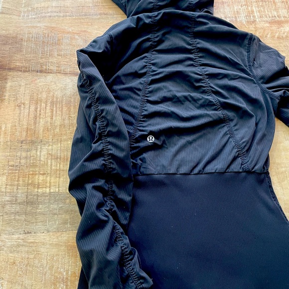 Lululemon jacket - Picture 4 of 12
